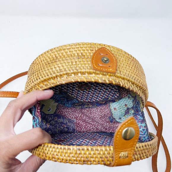 Mavis Round Rattan Crossbody Bag Boho Brown Tan Faux Leather Strap Summer Snap - Picture 9 of 15